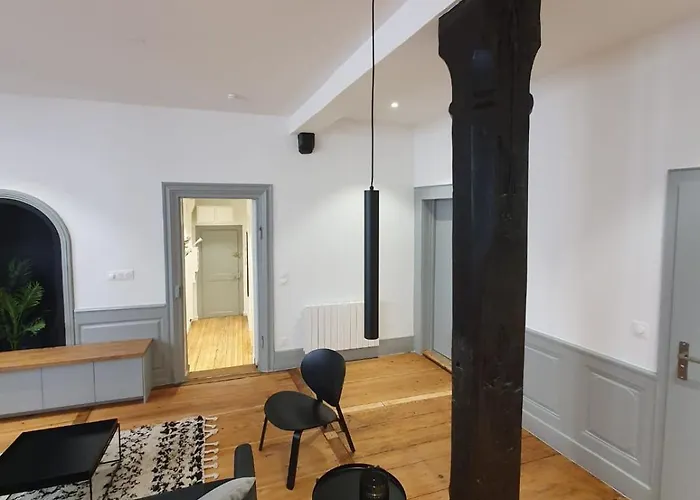 Hyper Centre Apartman *