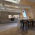 Hyper Centre